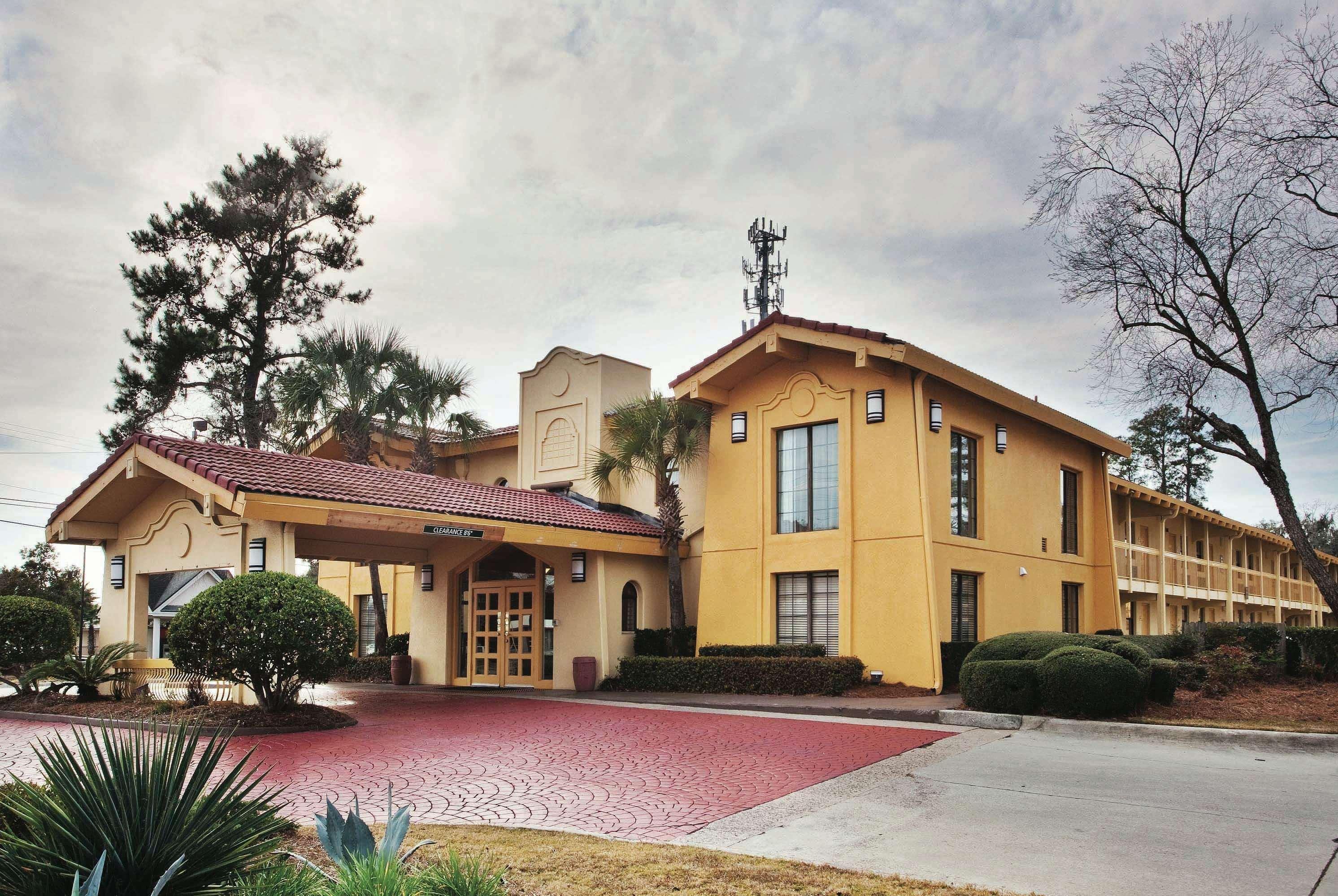 La Quinta Inn By Wyndham Savannah Midtown Extérieur photo