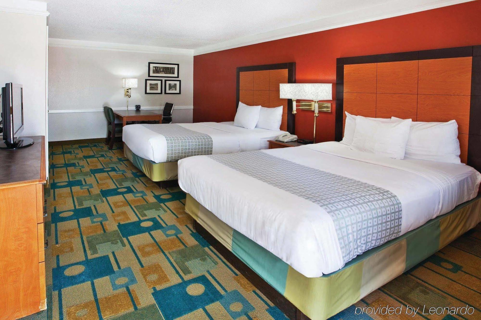 La Quinta Inn By Wyndham Savannah Midtown Extérieur photo